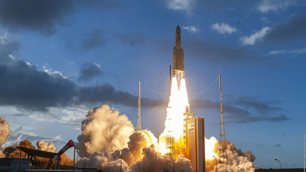 ariane_5_liftoff_pillars-1536x1090-1